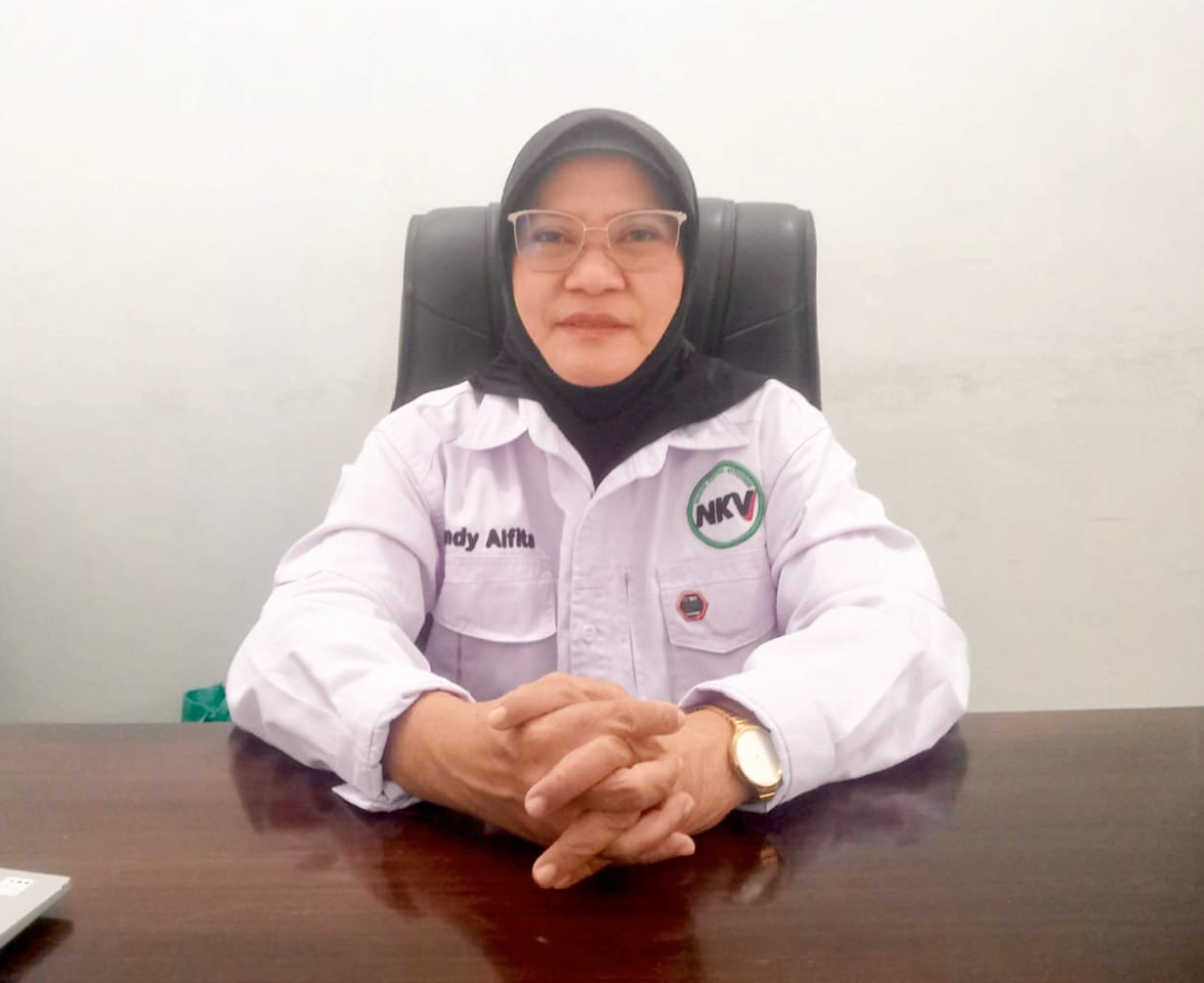 Kabid Kesehatan Hewan dan Kesmavet Dinas Perkebunan dan Peternakan Sulteng, Dandy Alfita, S.Pt., M.P., saat ditemui di ruang kerjanya (foto : agus_beritaformat.com)