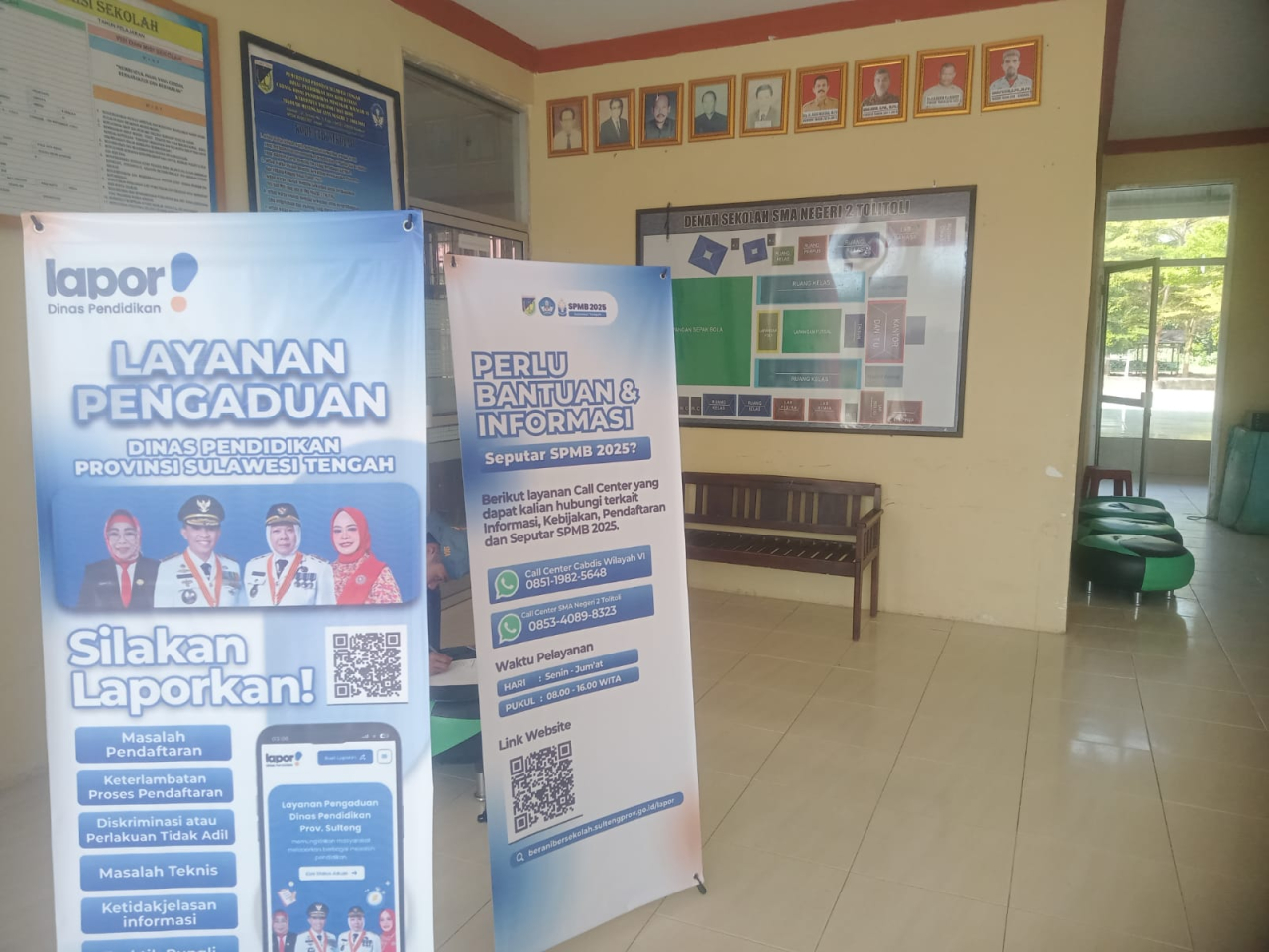 Suasana ruang pendaftaran siswa baru di SMAN 2 Tomini (foto : agus_beritafornat.com)