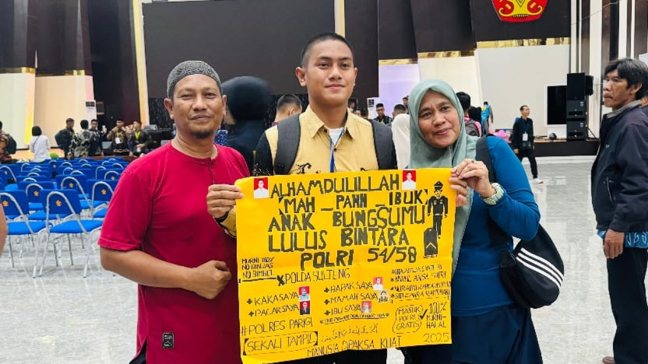 Siswa SMAN Olahraga Parigimoutong, Muhammad Raihan lulus murni Penerimaan Terpadu Bintara Polri tahun 2025 (foto : asri_beritaformat.com)