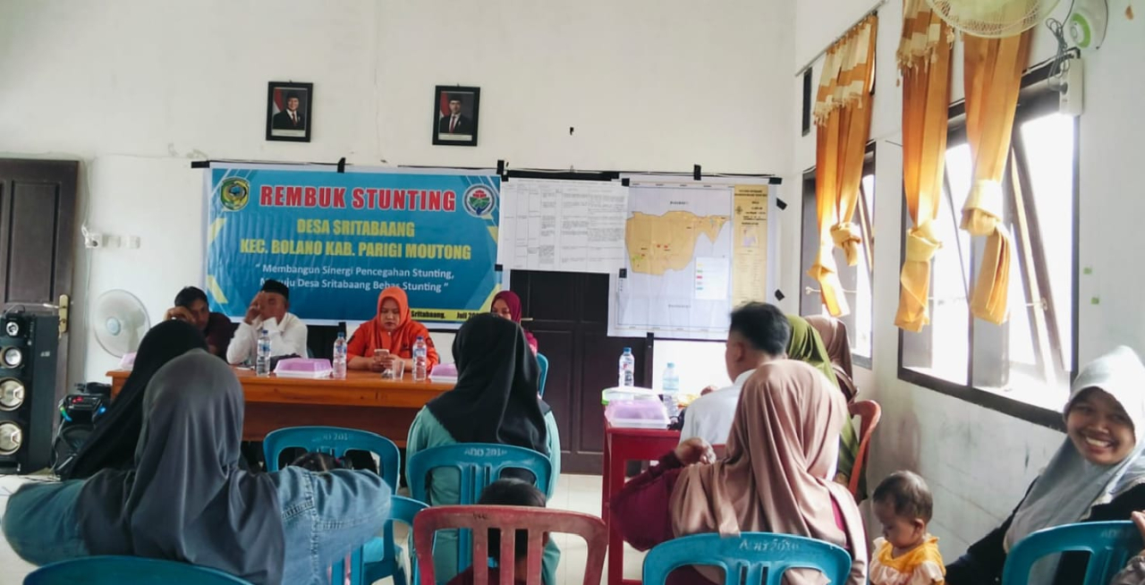 Rembug stunting Desa Sri Tabaang, Kecamatan Bolano untuk menekan angka stunting dan menyusun program pembangunan agar tepat sasaran (foto : asri_beritaformat.com)
