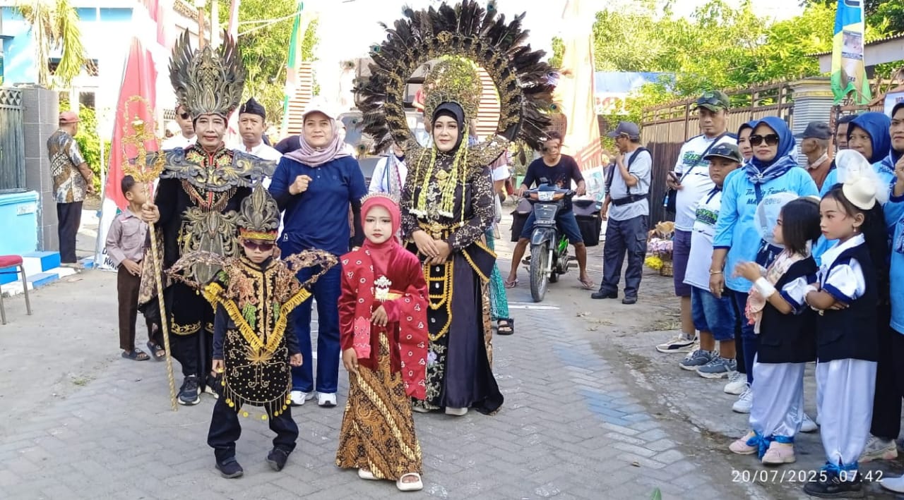 Kirab budaya menyemarakkan sedekah desa (foto : sulistyowati_beritaformat.com)