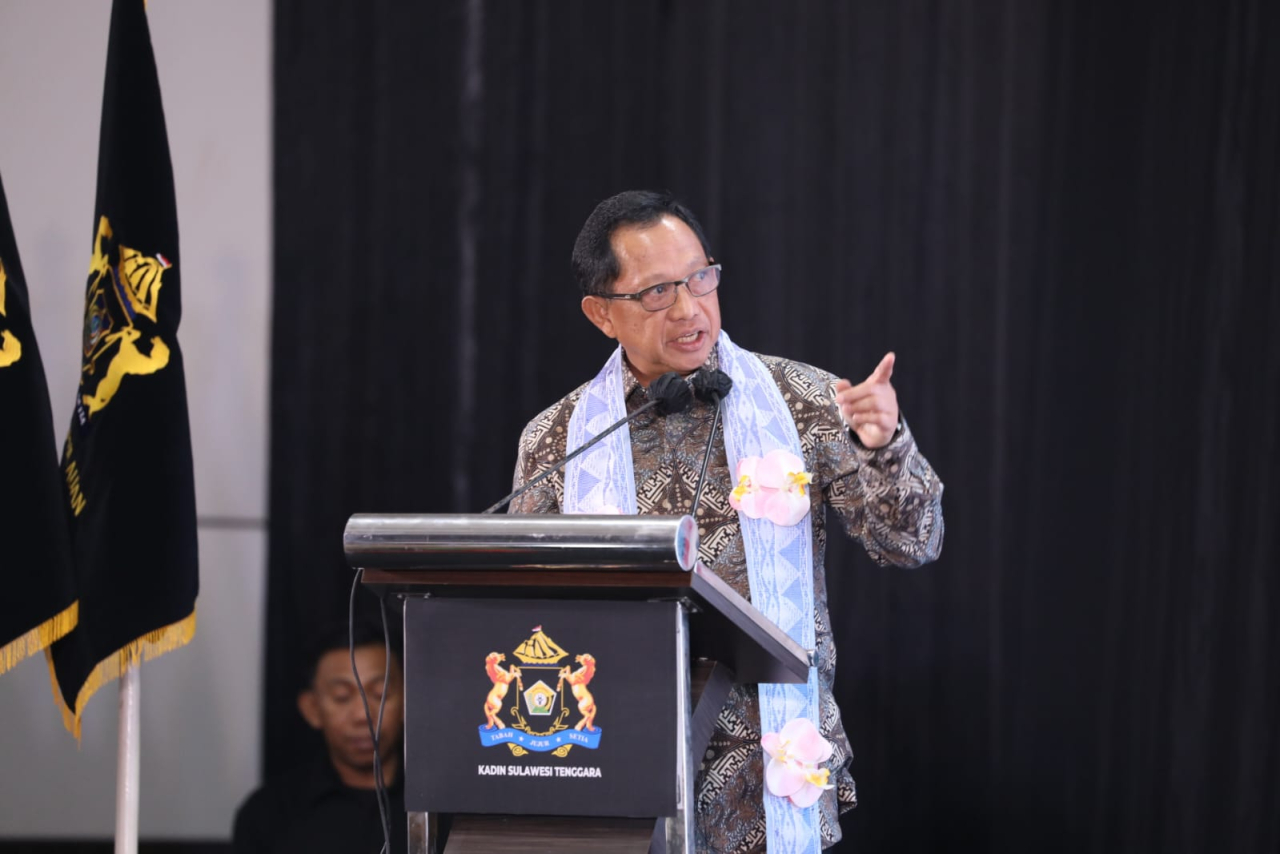 Mendagri Tito Karnavian saat membuka Rapat Pimpinan Kadin Provinsi Sultra (foto : asri_beritaformat.com)