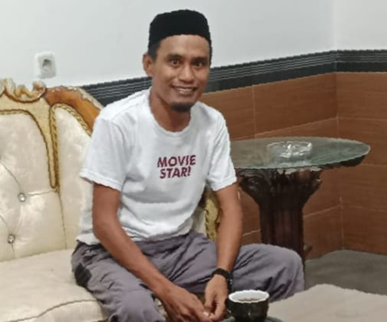 Ahmad, Kepala Desa Muara Jaya (foto ; asri_berita format)