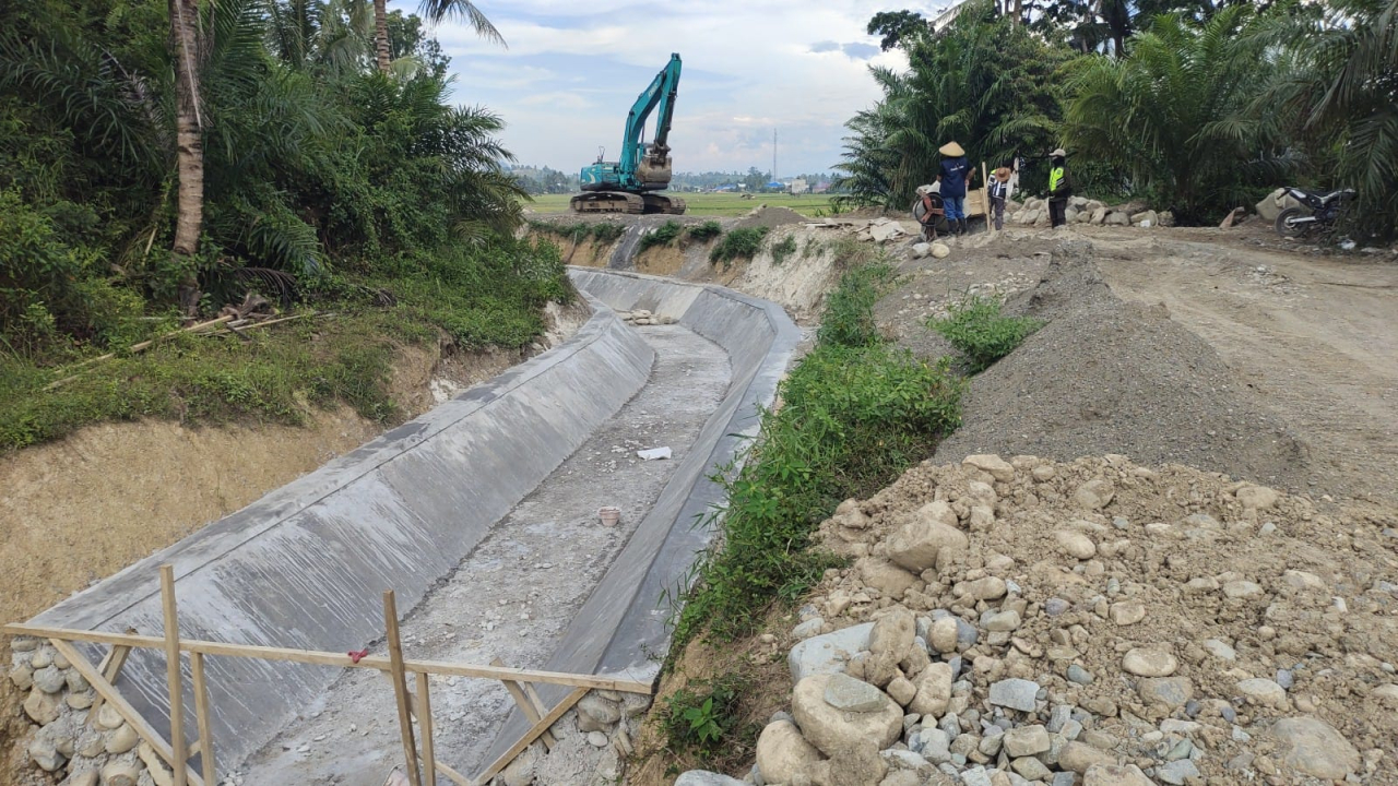 Peningkatan irigasi daerah irigasi dijadwalkan sesuai target waktu dan kualitas mutu (foto : Agus_beritaformat)