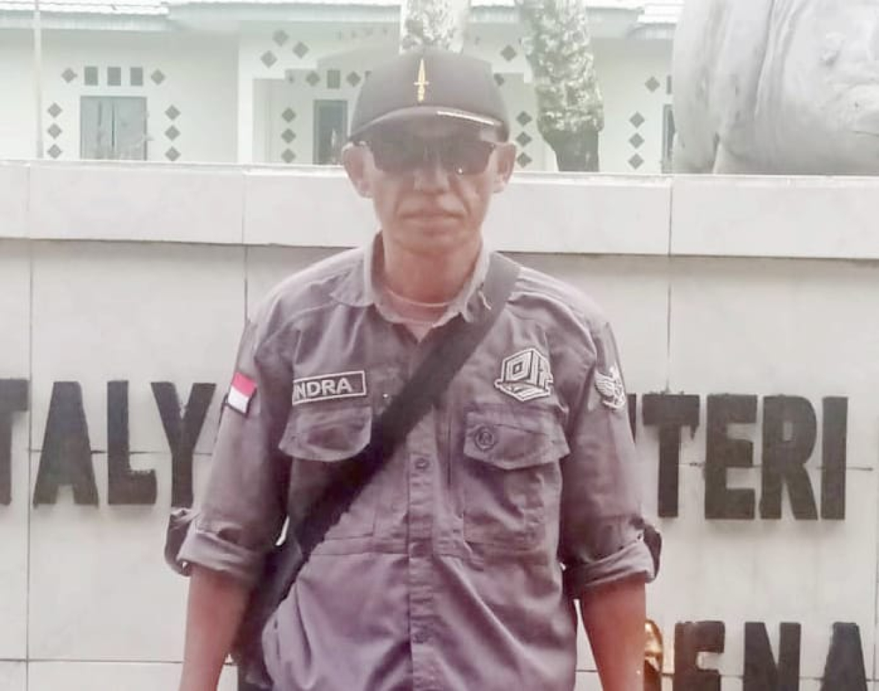 Indra, mantan Kepala Desa Sipi (foto ; asri_beritaformat)