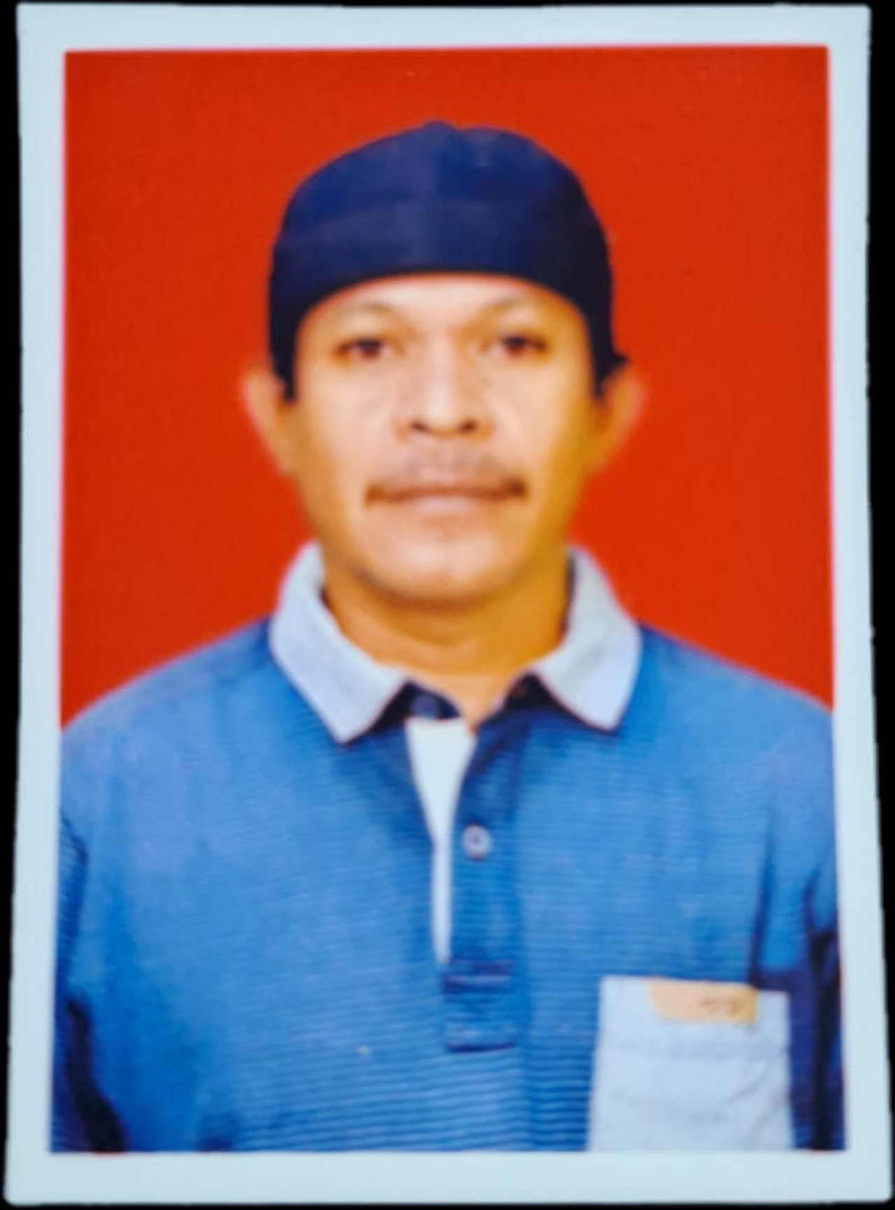 Salah satu warga Buton Tengah yang mengeluhkan transparansi managemen PLN dalam memberikan kompensasi pada warga terdampak proyek nasional SUTEC (foto : eko_beritaformat)
