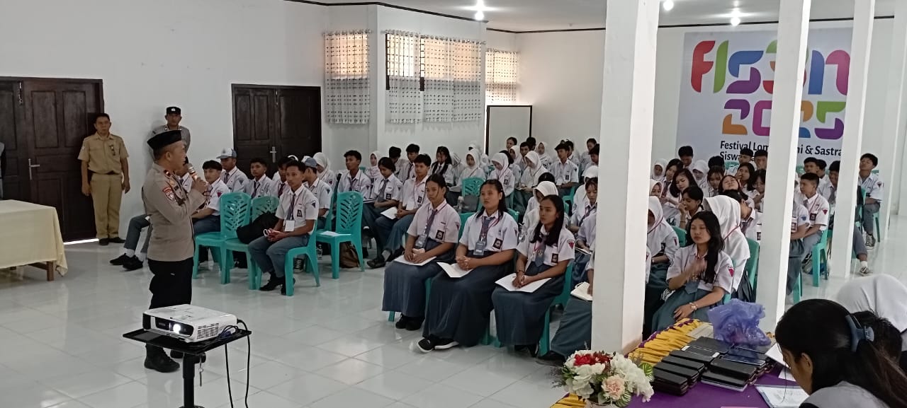 Tim Da’i Kamtibmas saat menyampaikan edukasi tentang bahaya narkoba, pergaulan bebas, perjudian online, serta ancaman radikalisme dan intoleransi (foto : agus_beritaformat)
