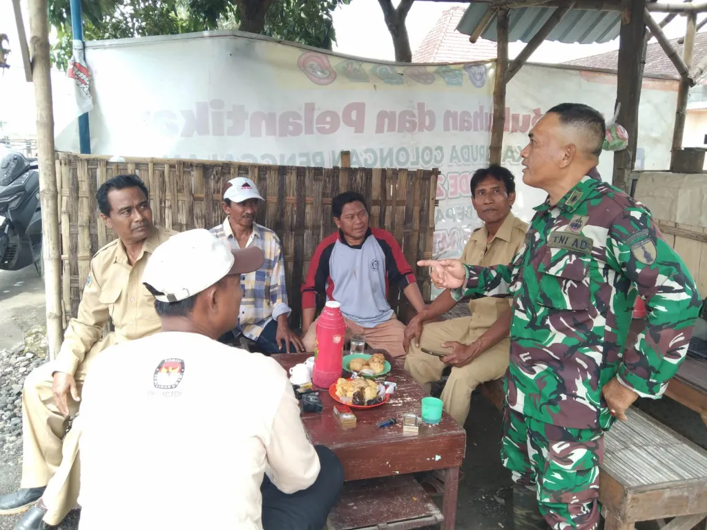 Babinsa Benjeng Perkuat Sinergi Desa Jaga Keamanan Wilayah