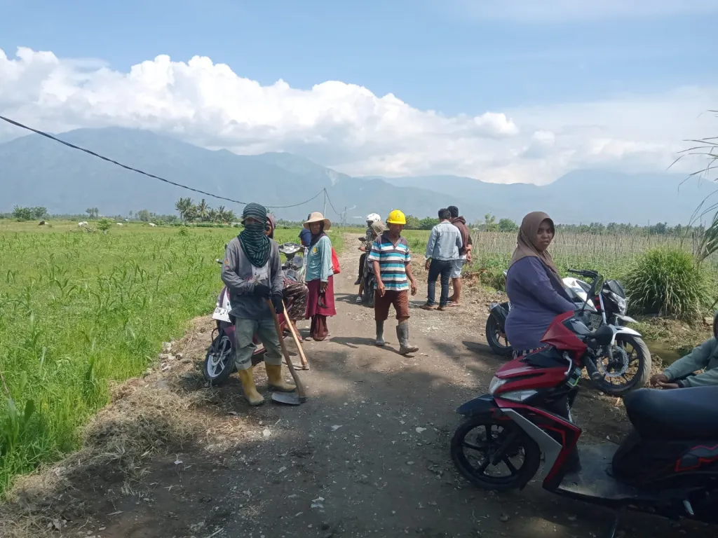 Jalan Usaha Tani Karawana Mulai Dibangun, Akses Petani Kini Lebih Lancar