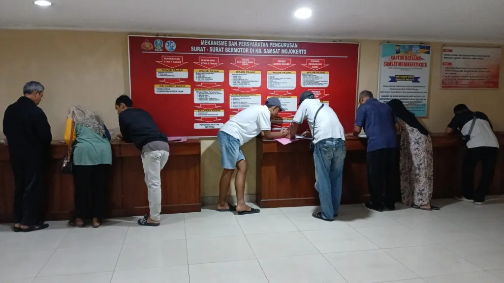 Layanan Samsat Mojokerto kota Ramai Pengunjung, Fasilitas Ruangan Dinilai  Sangat Nyaman