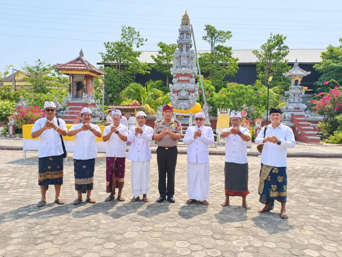 Polda Sulteng Rangkul Umat Hindu, Pesan Kamtibmas Menggema di Pura