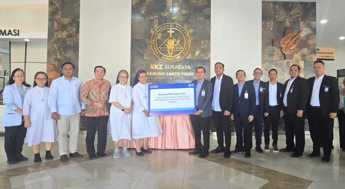 BRI Region 12 Surabaya Serahkan Ambulans untuk RKZ Surabaya