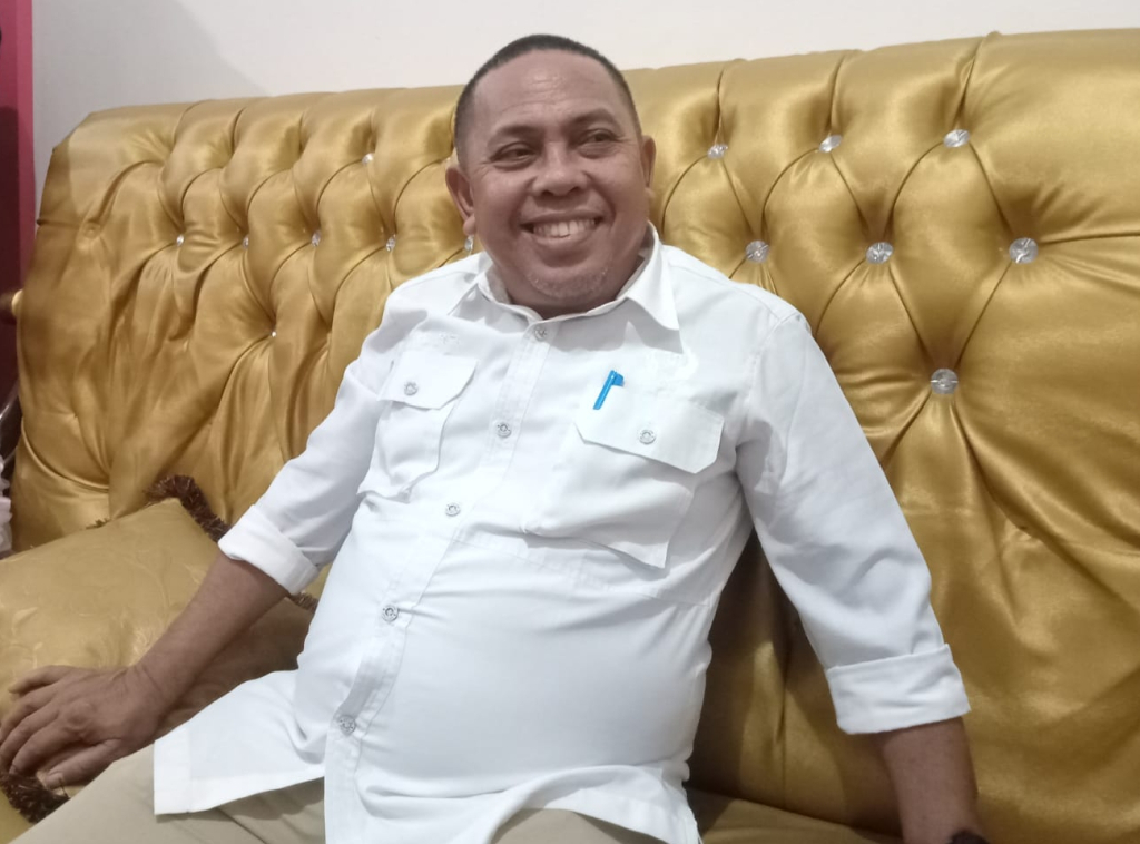 Kepala Bidang Pembinaan PK-PLK dan Inovasi Pendidikan Disdik Sulteng, Muhammad Warsita, saat ditemui awak media di ruang kerjanya (foto : agus_beritaformat)