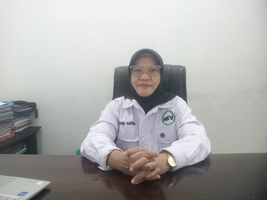 Kepala Bidang Kesehatan Hewan dan Kesmavet Dinas Perkebunan dan Peternakan Sulteng, Dandy Alfita, saat memberikan keterangan di ruang kerjanya (foto : agus_beritaformat)