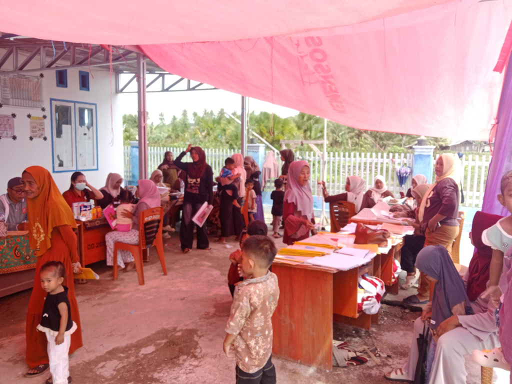 Kegiatan Posyandu di Poskesdes Bolano Barat (foto : Asri_beritaformat)