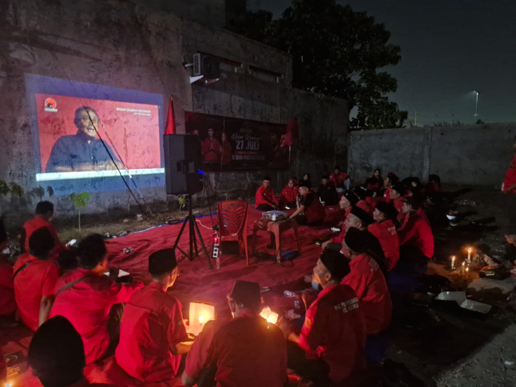 Seluruh pengurus yang hadir khidmat menyimak pidato politik DPP PDI-P (foto : anisa_beritaformat)