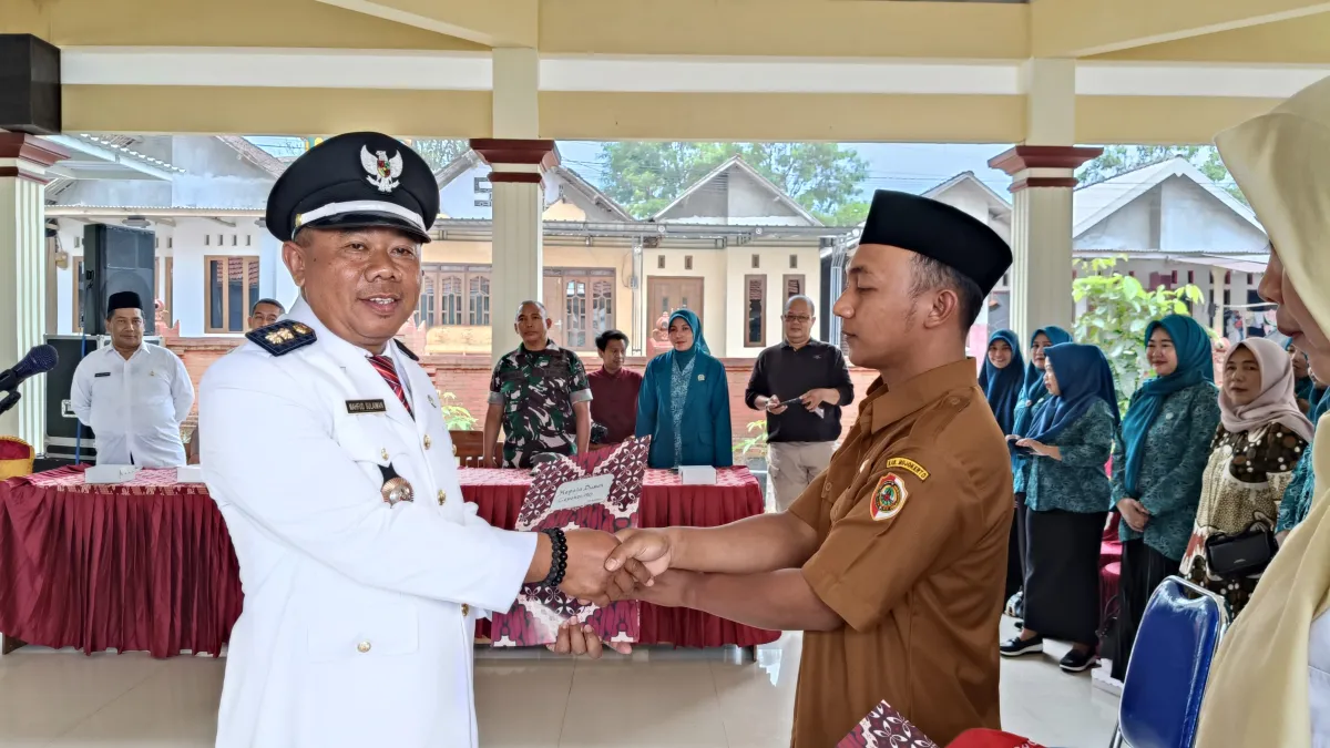 Pemdes Cepokolimo Lantik Dua Perangkat Desa, Perkuat Pelayanan kepada Warga